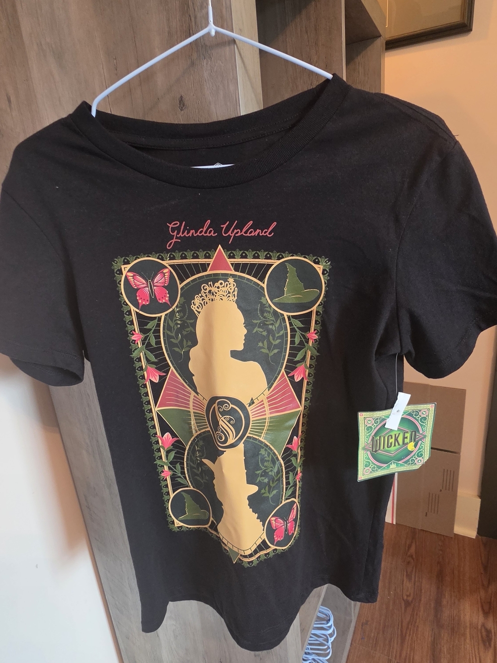 Glinda Upland Black Graphic Short Sleeve Tee